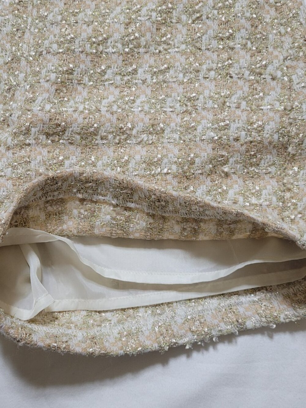 Express High Waisted Tweed Shorts Textured Metallic Gold Cream Size 00 Coquette - Picture 7 of 13